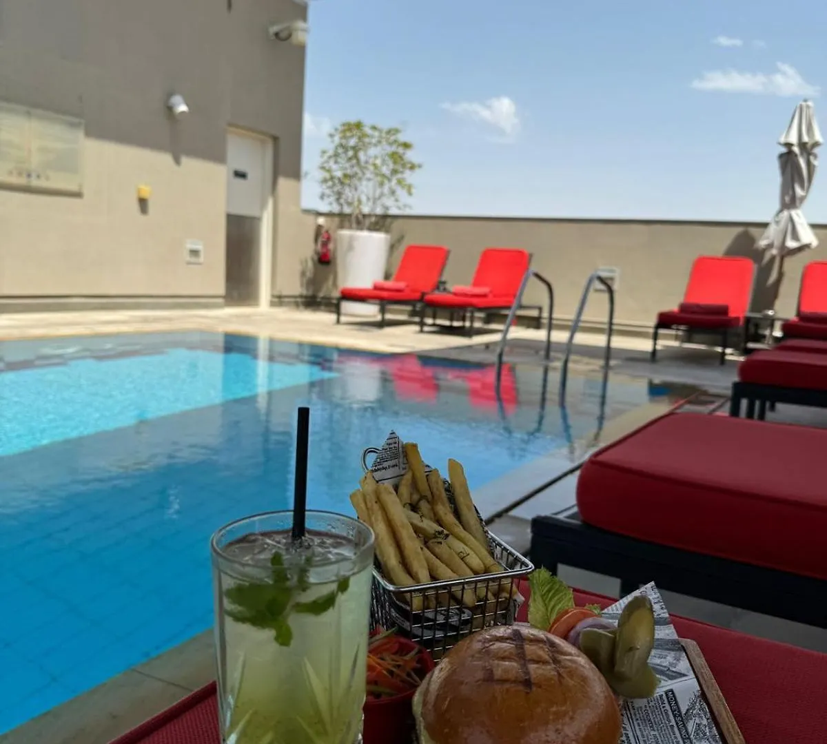 Отель Centro Al Manhal By Rotana Абу-Даби