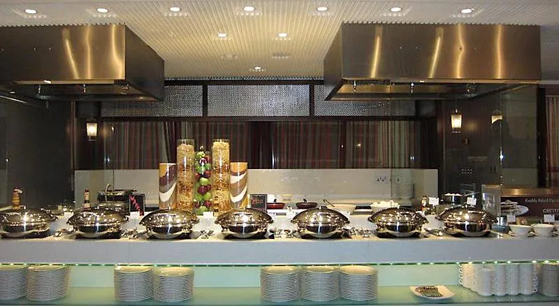 Centro Al Manhal By Rotana Hotel Abu Dhabi 3*,